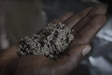 опасный наркотик в Африке из костей.jpg