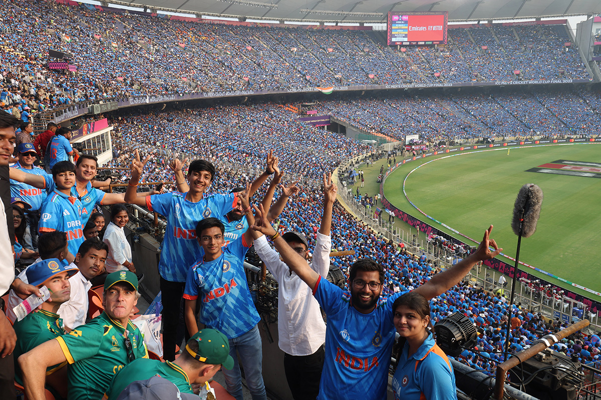 Болельщики сборной Индии на трибунах во время финала Кубка мира по крикету между Индией и Австралией, Ахмадабад, Индия, 19 ноября 2023 года. Фото: Reuters